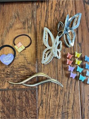 Butterfly Hair Clip Set - Iridescent White and Silver